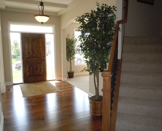 17596 76th Avenue Foyer