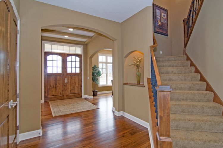 6383 Merrimac Foyer