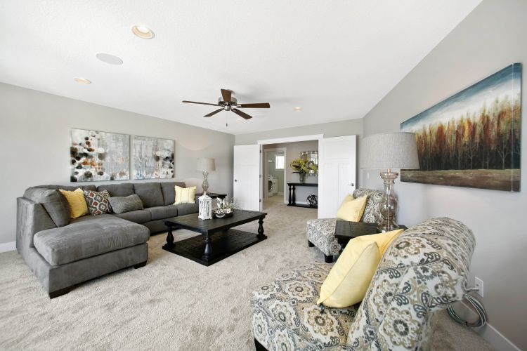 Minnewashta Landings Model Home Creek Hill 6429