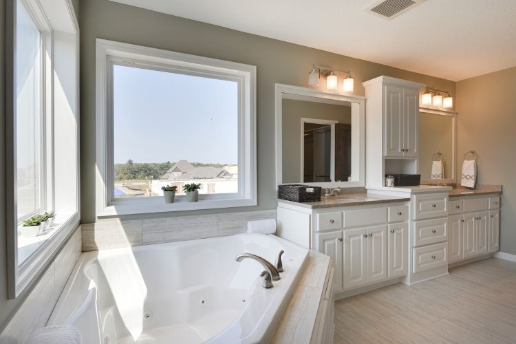 16440 59th Ave Master Bath