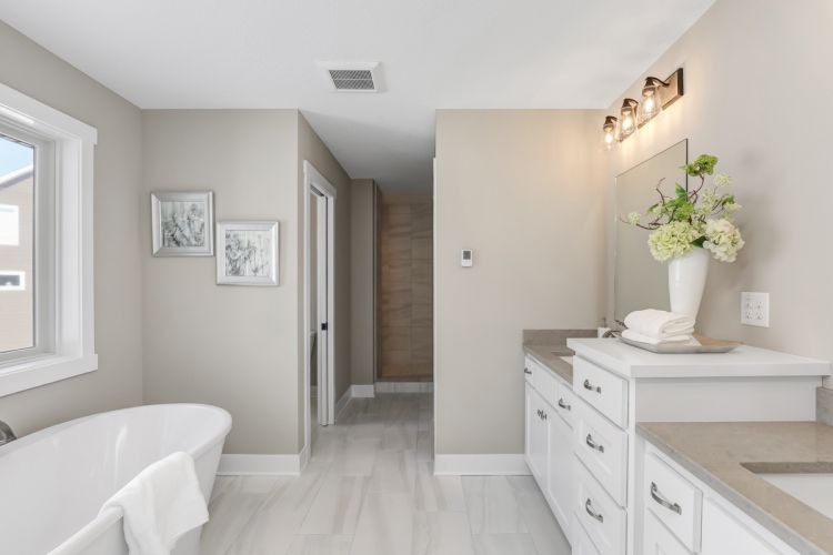 3621 Landings Drive Master Bathroom Creek Hill