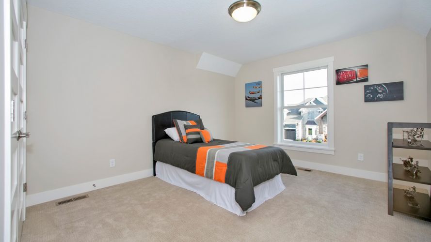 17342 62nd Ave Bedroom2