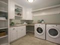5520 Comstock Laundry