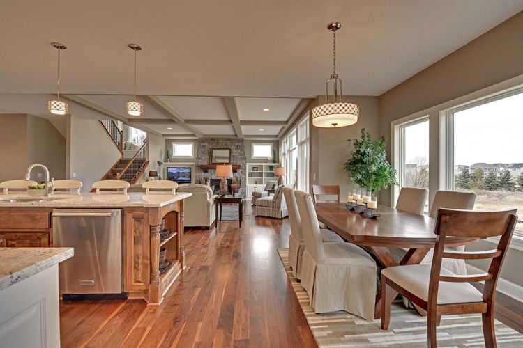 Creek Hill Whistling Pines 17364 62nd Avenue Dining