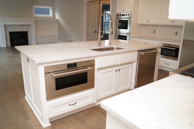 MN Kitchen Island Great Room 6350 Ranier Creek Hill Custom Homes