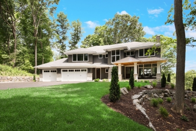 Secluded setting surrounded by trees. Lake view fr